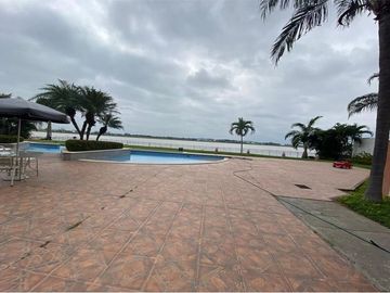 departamento de venta con vista al rio Samborondón