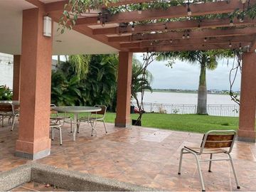 departamento de venta con vista al rio Samborondón