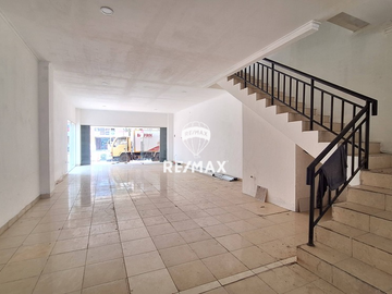 WTS – 3 Ruko Gandeng Dot Com Gading Serpong. Harga 10.5 M ( Nett)