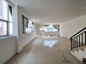 WTS – 3 Ruko Gandeng Dot Com Gading Serpong. Harga 10.5 M ( Nett)