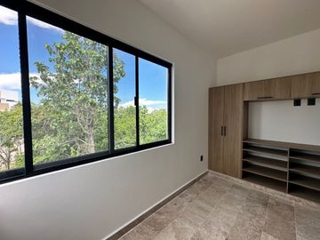 Casa con alberca privada, doble altura, pisos de mármol, Residencial Rio