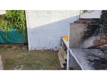 Vendo Casa 2 dor + 2 deptos independientes en Argüello