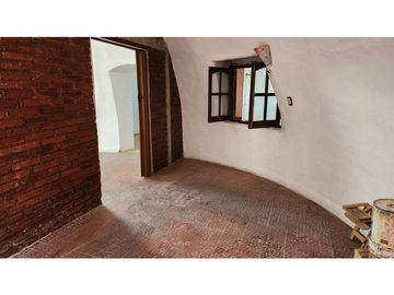 Vendo Casa 2 dor + 2 deptos independientes en Argüello