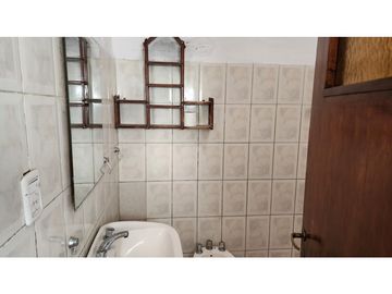 Vendo Casa 2 dor + 2 deptos independientes en Argüello