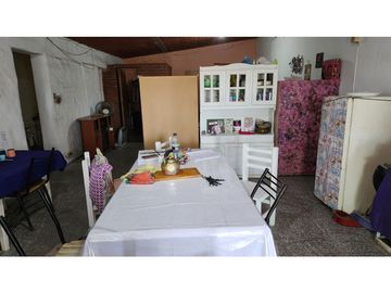 Vendo Casa 2 dor + 2 deptos independientes en Argüello