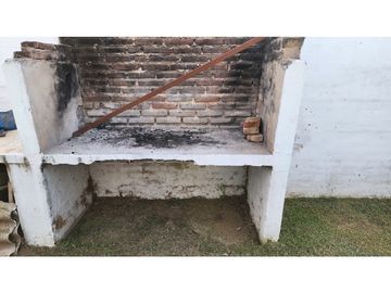 Vendo Casa 2 dor + 2 deptos independientes en Argüello