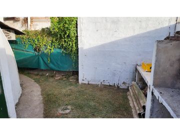 Vendo Casa 2 dor + 2 deptos independientes en Argüello