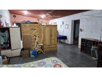 Vendo Casa 2 dor + 2 deptos independientes en Argüello