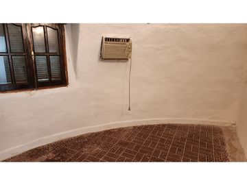 Vendo Casa 2 dor + 2 deptos independientes en Argüello