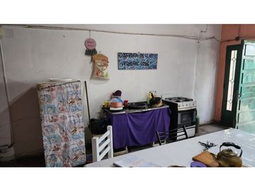 Vendo Casa 2 dor + 2 deptos independientes en Argüello