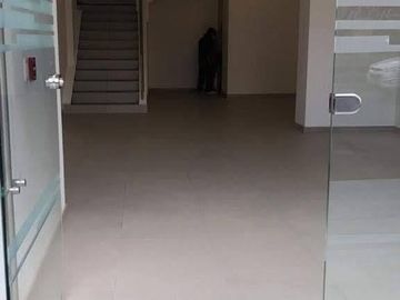 VENTA LOCAL COMERCIAL 200 m2 DUPLEX - SECTOR 6 DICIEMBRE Y ELOY ALFARO.