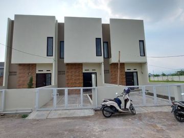 Rumah Asri 2 Lantai di Cisaranten Dekat Polsek Arcamanik .