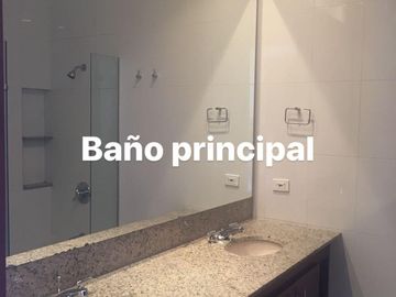 apartamento en arriendo en el nogal. Cod A261155