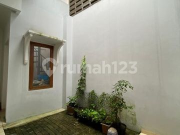 Rumah Nyaman 2 Lantai Lengkap Taman & Siap Huni di Pangkalan Jati