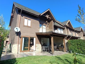 Casa en venta de 4D-3B Los Alerces de Alicura, Pucón