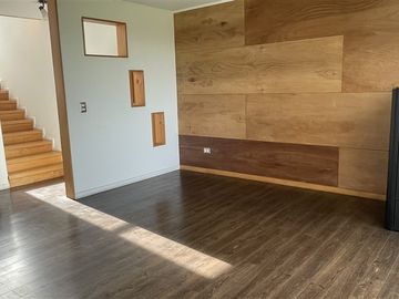 Casa Contemporánea en Venta 4D/3B - Loteo Centenario