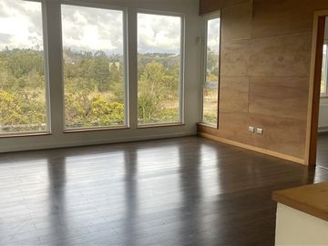 Casa Contemporánea en Venta 4D/3B - Loteo Centenario