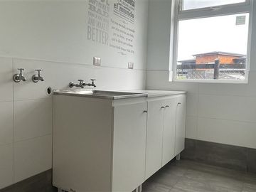 Casa Contemporánea en Venta 4D/3B - Loteo Centenario