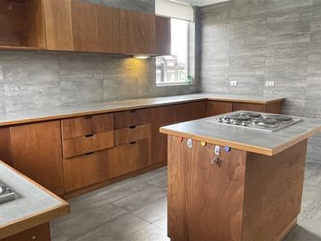 Casa Contemporánea en Venta 4D/3B - Loteo Centenario