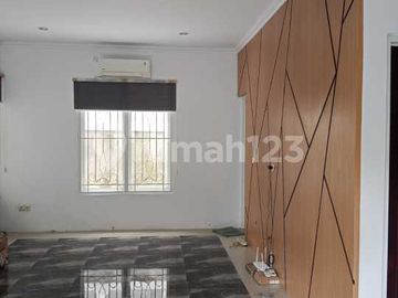 Siap Huni Rumah Cantik 2 Lantai di Sentul City