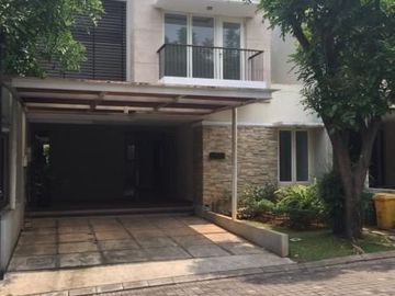 Rumah 2 lantai dalam komplek lebak bulus