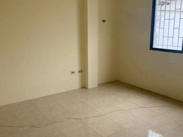 Venta casa Residencial o Comercial, Urdesa Av. las Aguas (J.Luna)
