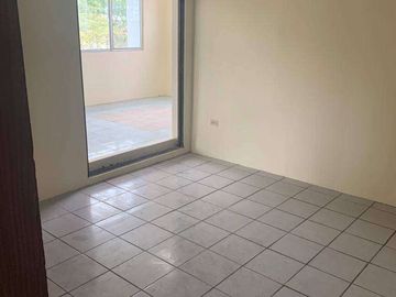 Venta casa Residencial o Comercial, Urdesa Av. las Aguas (J.Luna)