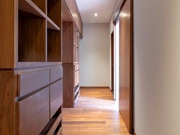 Se Vende Casa en Zibata, 3 Niveles, Jardín, 4 Recamaras, 4 Baños, Roof Garden..