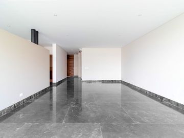 Se Vende Casa en Zibata, 3 Niveles, Jardín, 4 Recamaras, 4 Baños, Roof Garden..