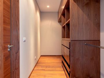 Se Vende Casa en Zibata, 3 Niveles, Jardín, 4 Recamaras, 4 Baños, Roof Garden..