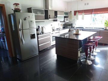 VENTA CASA 6 AMB PILETA, LA PEREGRINA, PILAR