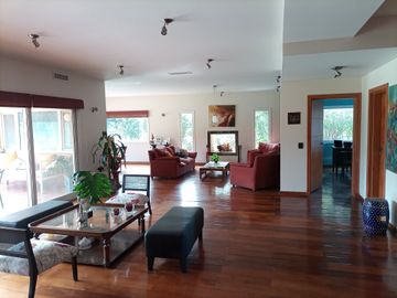VENTA CASA 6 AMB PILETA, LA PEREGRINA, PILAR