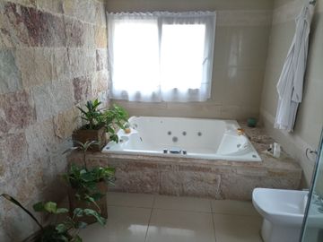 VENTA CASA 6 AMB PILETA, LA PEREGRINA, PILAR