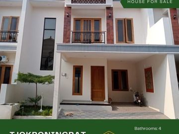 RUMAH MEWAH DENGAN AKSES POWERFULL DEKAT KOTA YOGYAKARTA