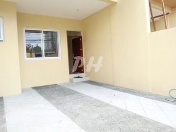 PH757 Modern Townhouse For Sale In Visayas Avenue
