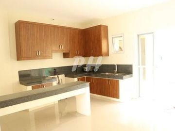 PH757 Modern Townhouse For Sale In Visayas Avenue
