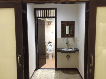 Rumah Siap Huni, Hanya 180 Meter Ke Blok M Plaza