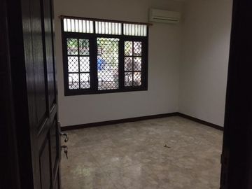 Rumah Siap Huni, Hanya 180 Meter Ke Blok M Plaza