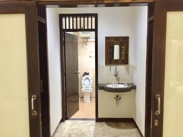 Rumah Siap Huni, Hanya 180 Meter Ke Blok M Plaza