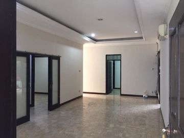 Rumah Siap Huni, Hanya 180 Meter Ke Blok M Plaza