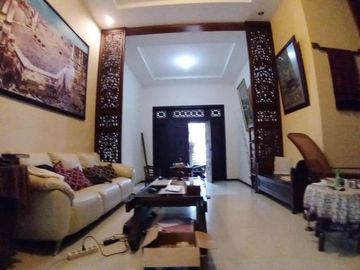 Rumah Mewah + Kolam Renang Luas 469 di Sengkaling Malang