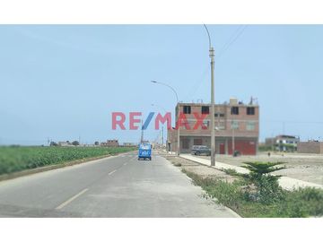 SE VENDE TERRENO EN LA MZ Q - LOTE 33 EN BRISAS DE BARRANCA EN LA PRIMERA ETAPA EN LA MEJOR ZONA DE LA PROVINCIA, SEGURA Y TRANQUILA,  RODEADA DE MUCH