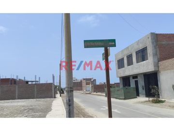 SE VENDE TERRENO EN LA MZ Q - LOTE 33 EN BRISAS DE BARRANCA EN LA PRIMERA ETAPA EN LA MEJOR ZONA DE LA PROVINCIA, SEGURA Y TRANQUILA,  RODEADA DE MUCH