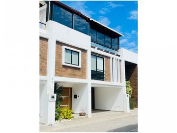 Casa En Venta Dentro De Fracc. En Momoxpan Excelente Ubicación