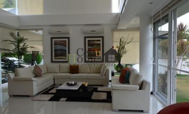 Modern House with City View and Pool For Sale