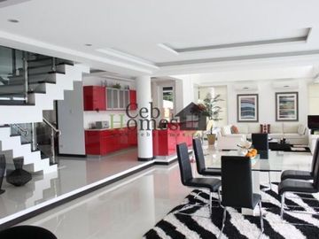 Modern House with City View and Pool For Sale