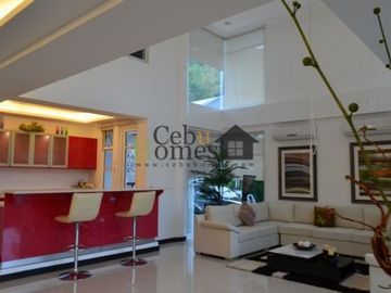 Modern House with City View and Pool For Sale