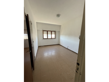 departamento 4 ambientes sobre diagonal San Martin