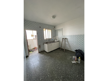 departamento 4 ambientes sobre diagonal San Martin