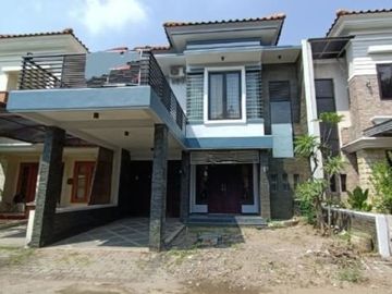 Rumah di Jemursari Regency Hadap Utara, Strategis